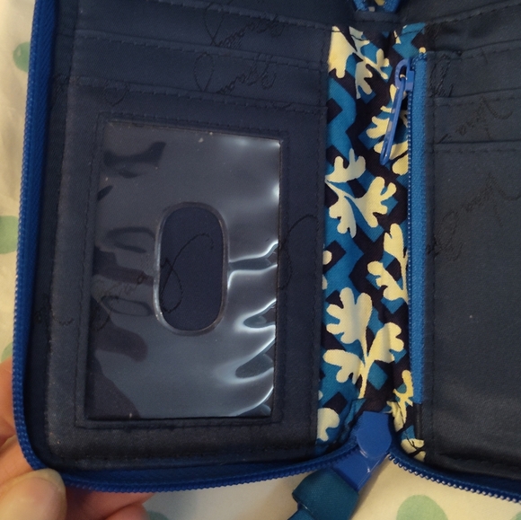 NWOT! Vera Bradley Wristlet - Picture 7 of 11